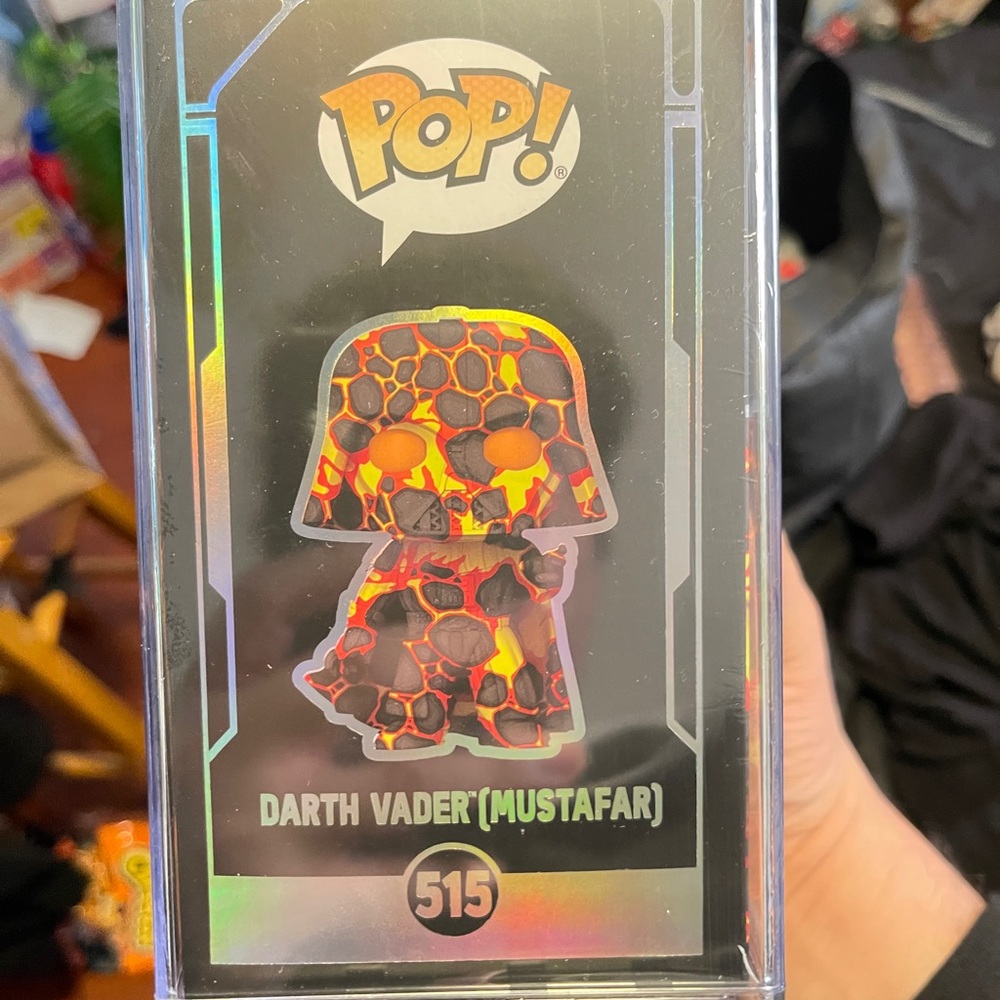 Funko Pop! Artist Series: Star Wars - Darth Vader (Mustafar) Vinyl Bobblehead - Picture 4 of 6